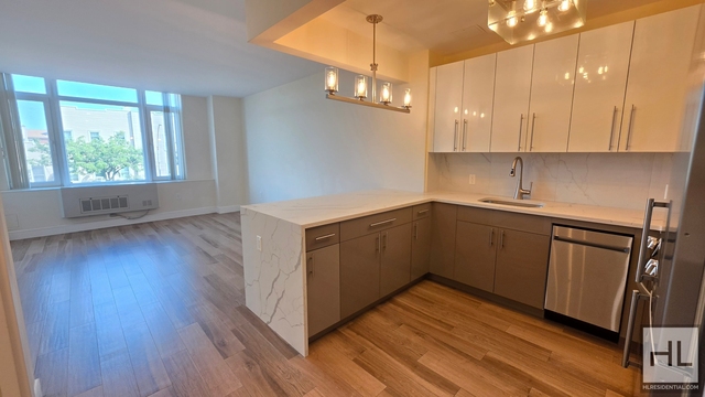 Northern Boulevard - Photo 1
