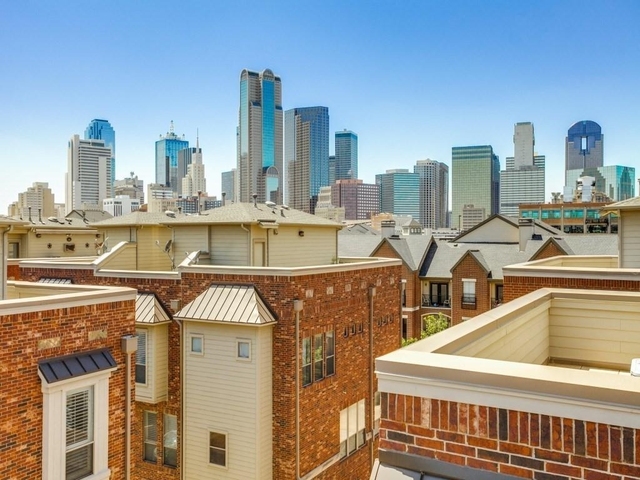 909 City Side Lane - Photo 1