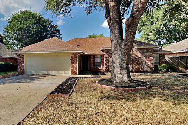617 Lakewood Lane - Photo 1