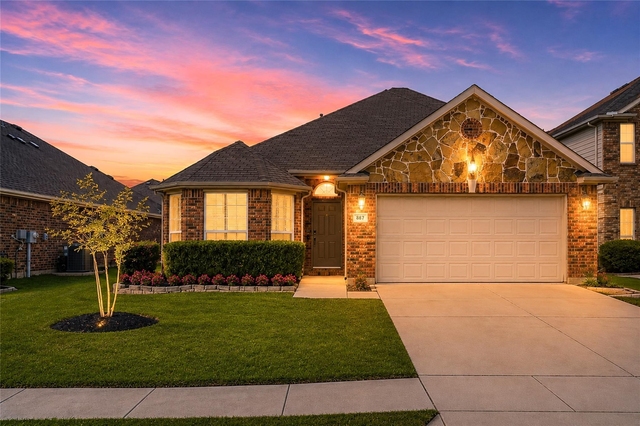 887 Woodrow Drive - Photo 1