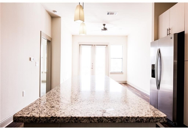 2901 W 5th Street - Photo 1