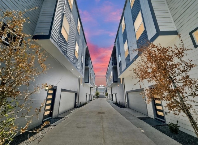 1221 W 16th Street - Photo 1