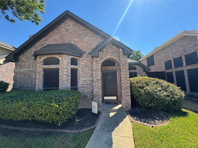 421 Leisure Lane - Photo 1