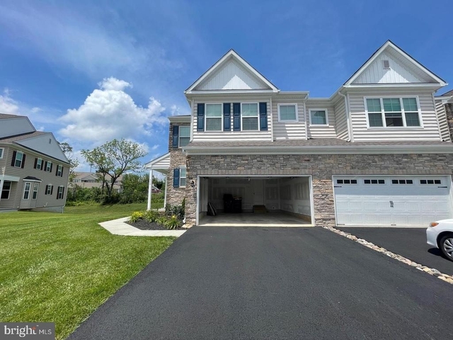 516 Gray Feather Way - Photo 1