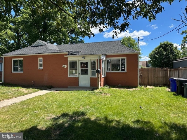 8411 11th Avenue - Photo 1