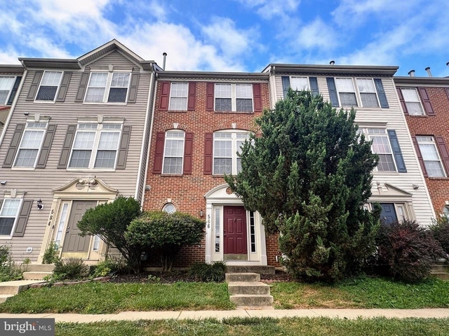 586 Eisenhower Drive - Photo 1