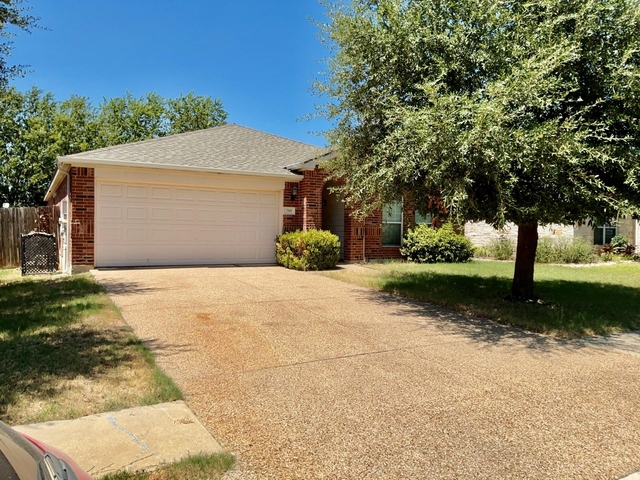 789 Kingfisher Ln - Photo 1