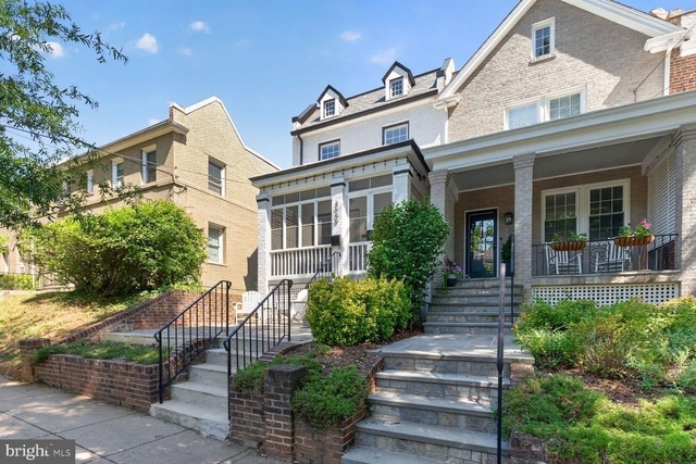3909 W Street Nw - Photo 1