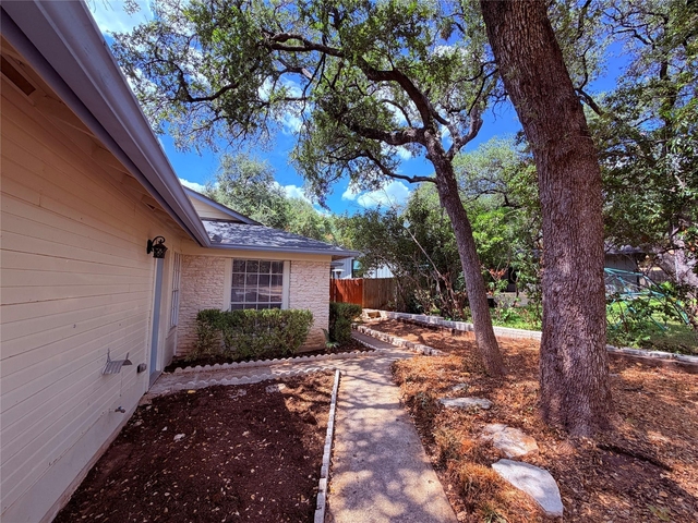 12102 Arrowwood Dr - Photo 1