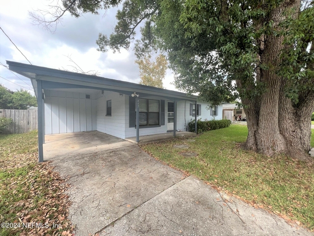 447 Brighton Avenue - Photo 1