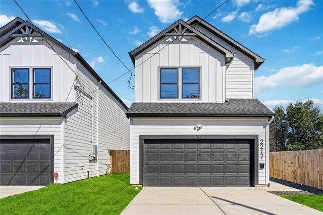 2213 Lee Street - Photo 1