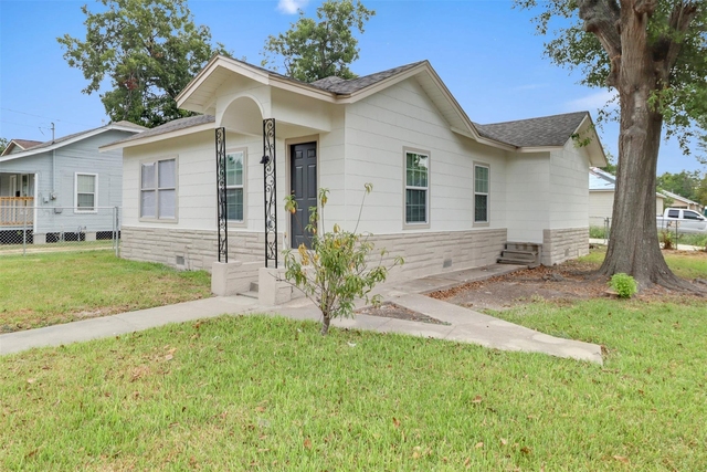 101 E James Street - Photo 1