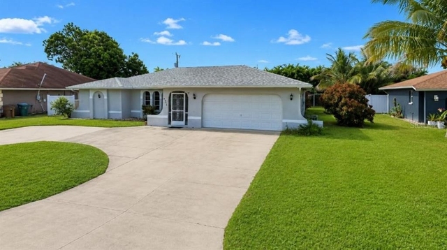 3428 Se 4th Place - Photo 1