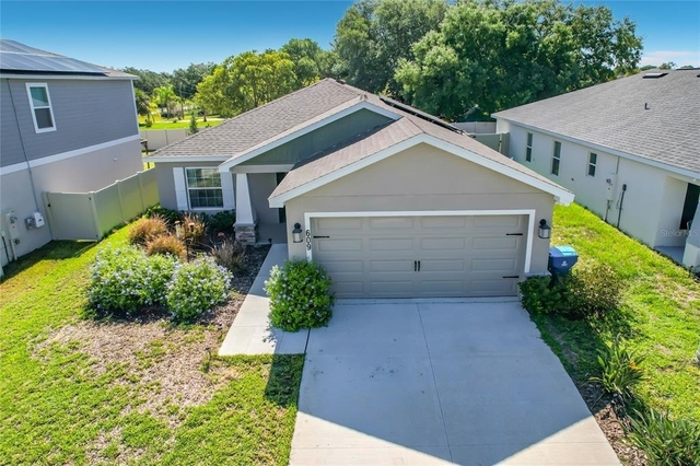 609 Ambleside Drive - Photo 1