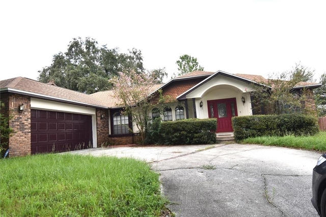 9109 Queen Elizabeth Court - Photo 1