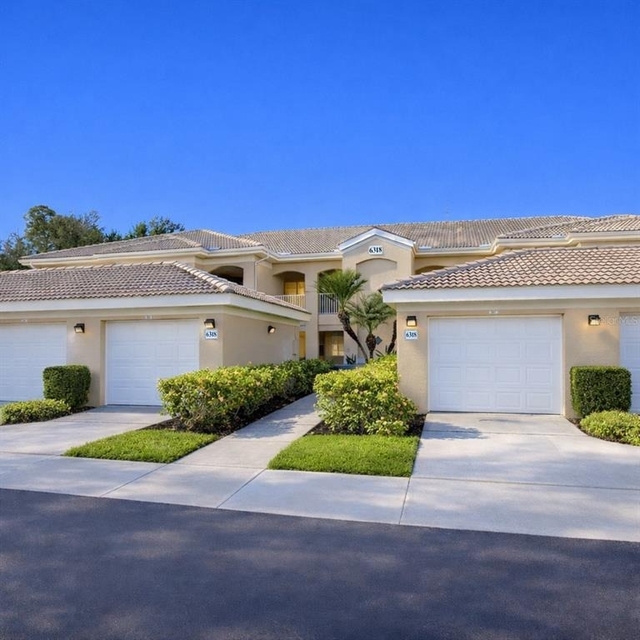 6318 Grand Oak Circle - Photo 1