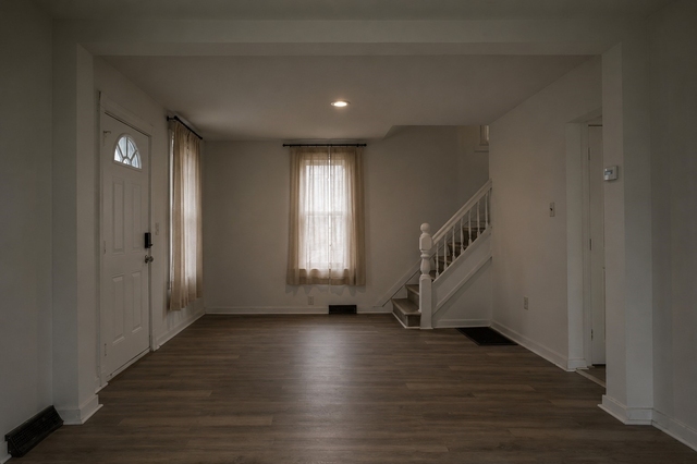 244 Robinson St - Photo 1