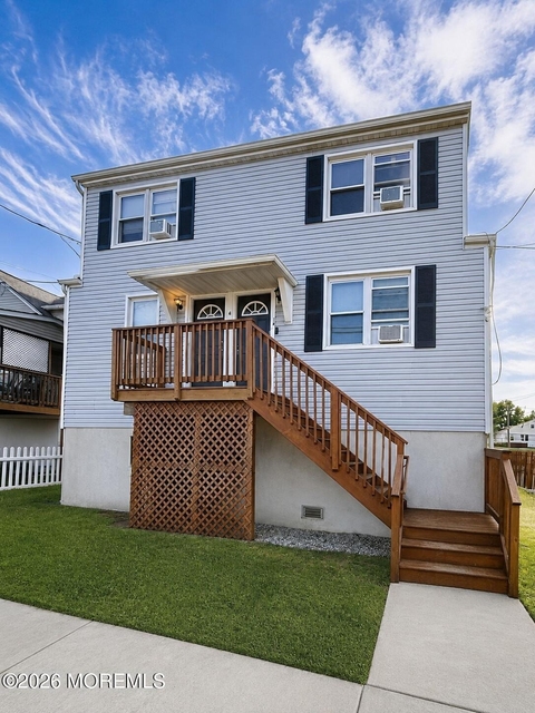119 Raritan Avenue - Photo 1