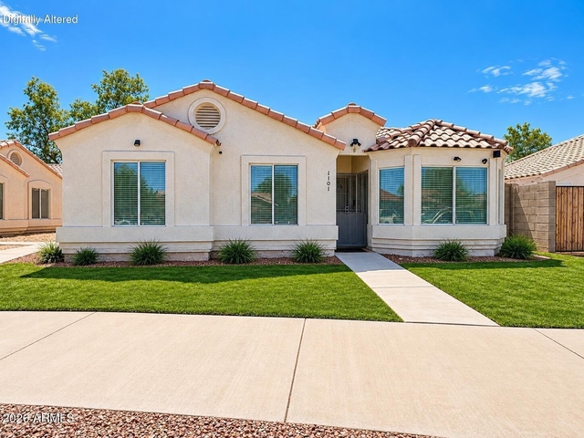 8520 W Palm Lane - Photo 1