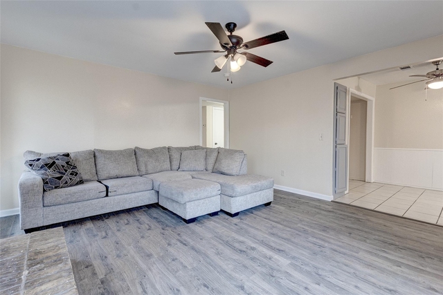 201 W Trinity Street - Photo 1