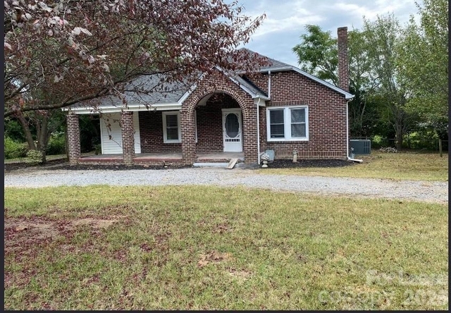 1343 S Battleground Avenue - Photo 1