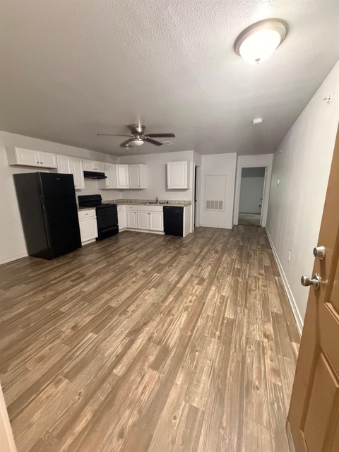 2905 Clarksville Street - Photo 1