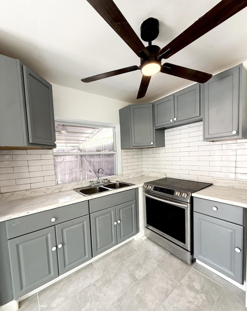 3100 Nw 4th Avenue - Photo 1