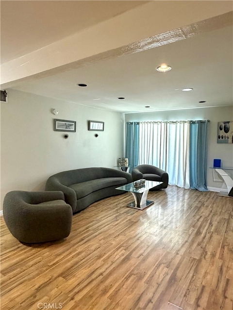 5460 White Oak Avenue - Photo 1