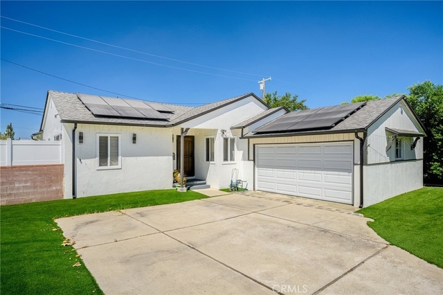 11007 Collett - Photo 1