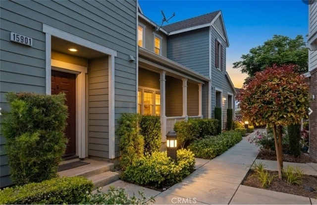 15901 Fountain - Photo 1