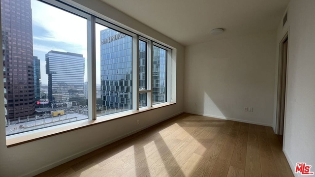 889 Francisco Street - Photo 1