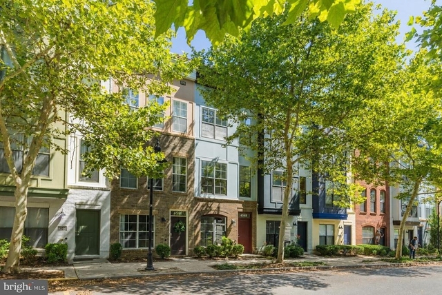 4548 Longfellow Street - Photo 1