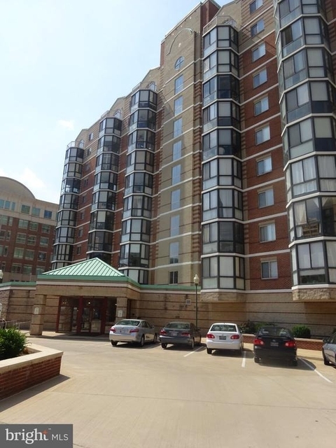 24 Courthouse Square - Photo 1