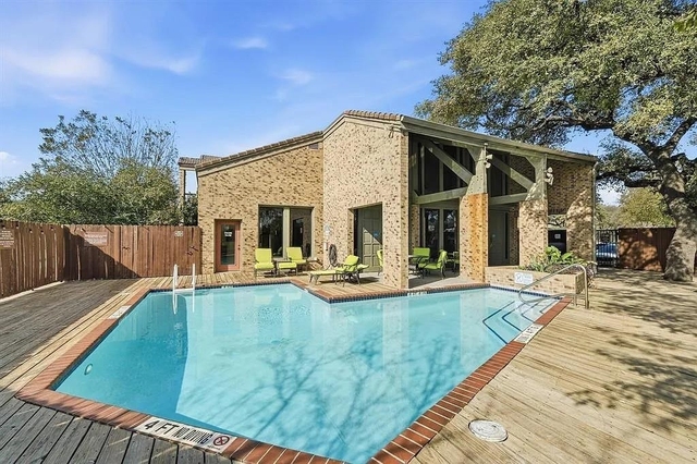 8888 Tallwood Dr - Photo 1