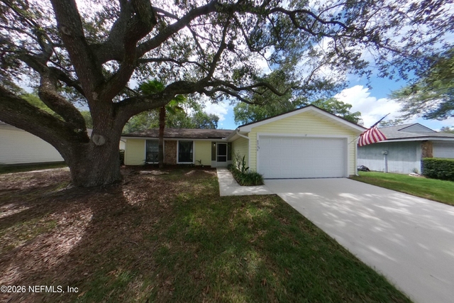 8338 Knotts Landing Drive E - Photo 1