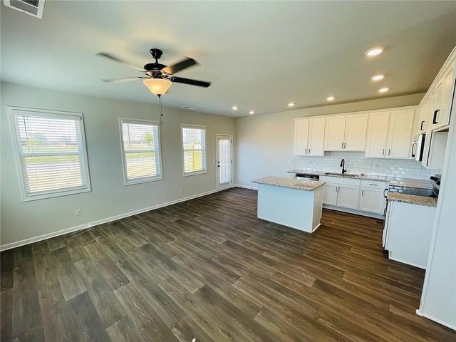 126 Lauren Street - Photo 1