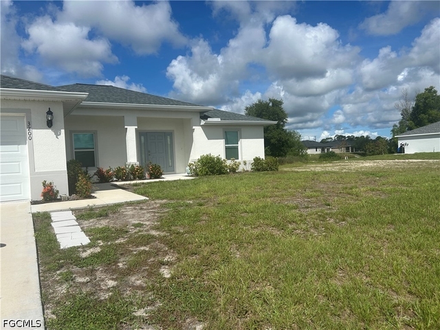 3200 Nw 4th Place - Photo 1