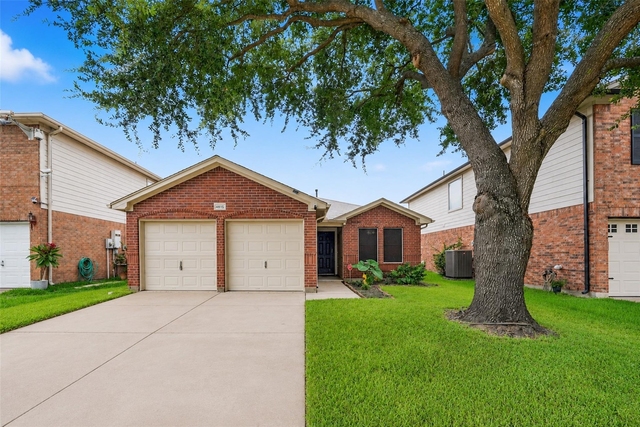 4815 Cliffpoint Court - Photo 1