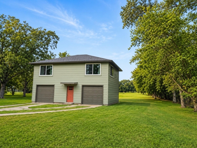 409 Doris Street - Photo 1