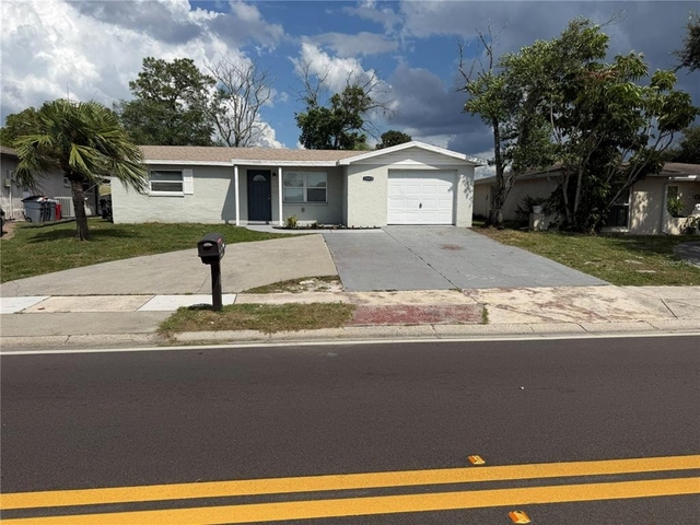 10010 Regency Park Boulevard - Photo 1