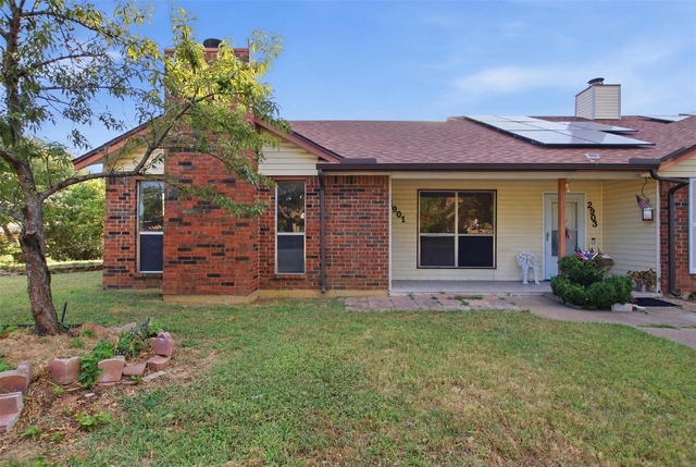 2901 Kathleen Lane - Photo 1