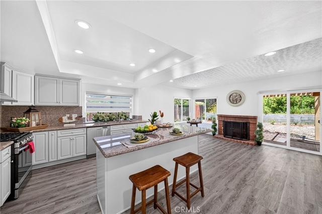 404 Continental Ct - Photo 1