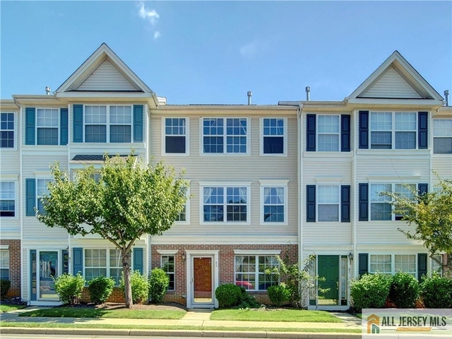 83 Nathan Boulevard - Photo 1