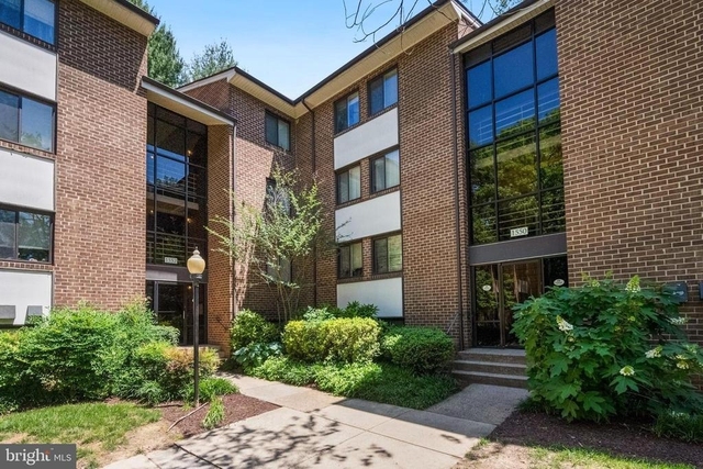 1550 Northgate Square - Photo 1