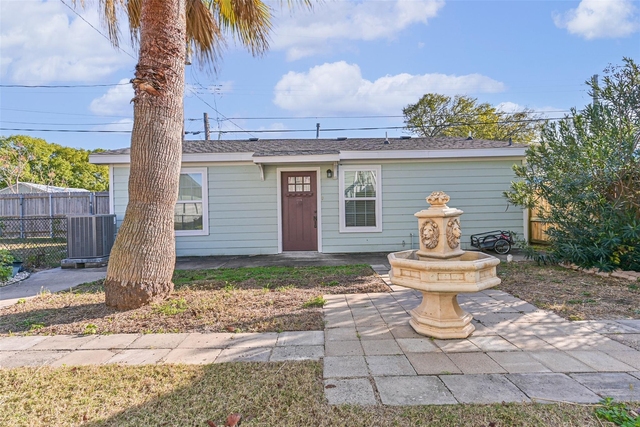 5315 Avenue R - Photo 1