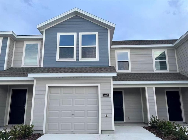 963 Phoenix Street - Photo 1