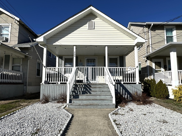 208 15th Avenue - Photo 1