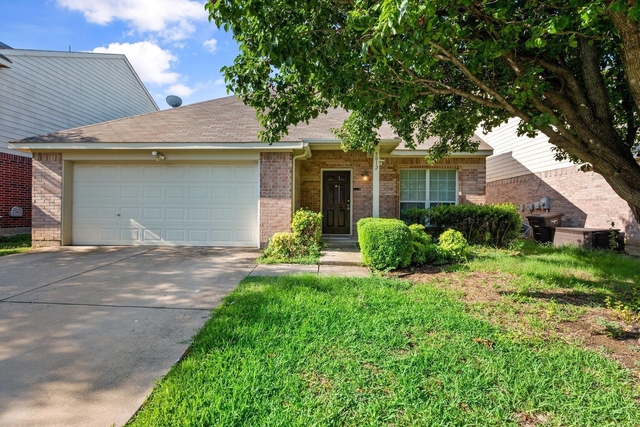 5012 Raymond Drive - Photo 1