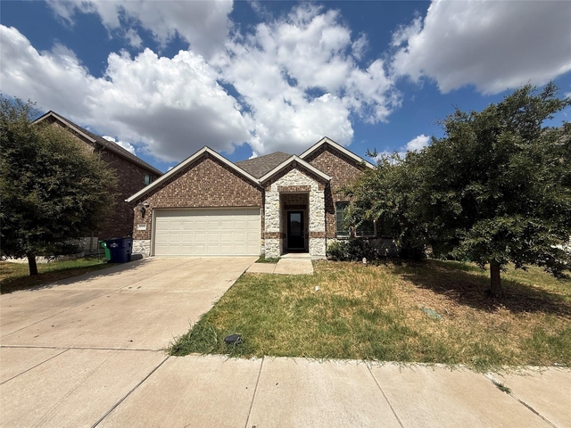 621 Fletcher Drive - Photo 1