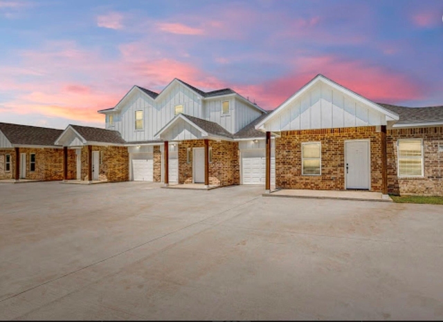 100 N Park Court - Photo 1